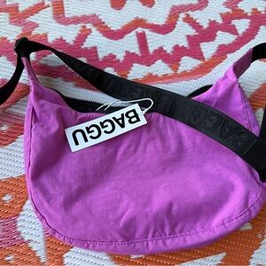 Baggu Medium Crescent in Extra Pink ✨